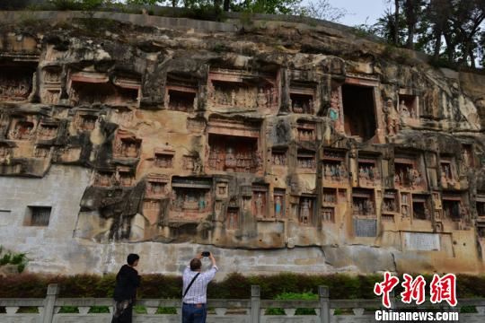 海外华文媒体行走巴中感受深厚历史文化遗存