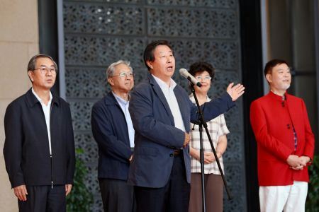 “抱华追梦――何水法花鸟画展”在中国国家博物馆隆重开幕