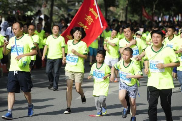 学业压力下,跑步真的很难