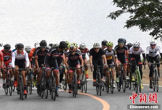2017・中国四川环泸沽湖国际自行车公开赛鸣枪开赛 2017・中国四川环泸沽湖国际自行车公开赛鸣枪开赛