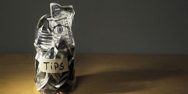 小费可以起到减缓顾客和服务者之间的摩擦之作用 小费可以起到减缓顾客和服务者之间的摩擦之作用