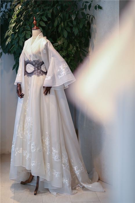 盖娅传说巴黎大秀即将启幕・熊英用智慧美学与精湛工艺诠释中国文化