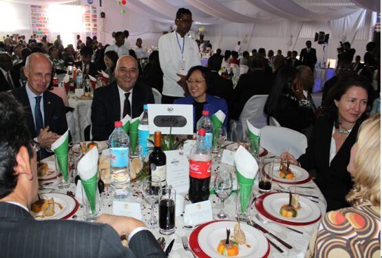 旅马侨领、华人华侨代表受邀参加马国庆活动