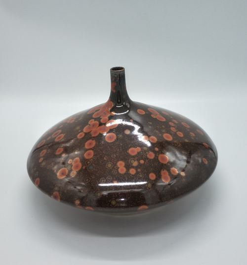 景德镇青年陶艺家马安晖铁红金圈釉作品欣赏 景德镇青年陶艺家马安晖铁红金圈釉作品欣赏