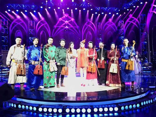 乌兰图雅2017世界巡演_“纵情歌唱_花开四季live演唱会”扬帆启航 乌兰图雅2017世界巡演_“纵情歌唱_花开四季live演唱会”扬帆启航