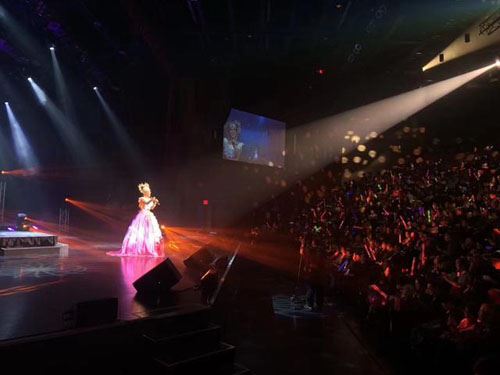 乌兰图雅开启“花开四季”2018全球巡回演唱会_加拿大总理致贺信 乌兰图雅开启“花开四季”2018全球巡回演唱会_加拿大总理致贺信