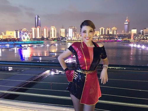 乌兰图雅激情唱响央视《最佳时刻——2018世界杯燃情之夜》 乌兰图雅激情唱响央视《最佳时刻——2018世界杯燃情之夜》