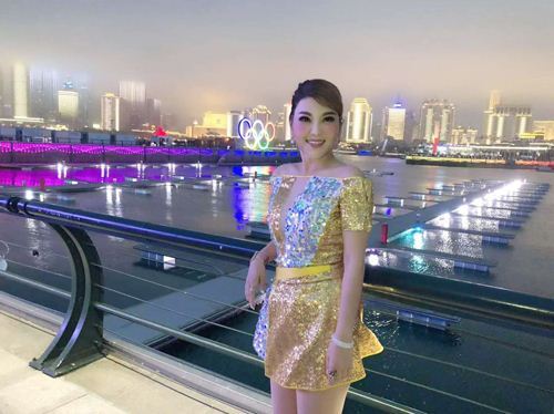 乌兰图雅激情唱响央视《最佳时刻——2018世界杯燃情之夜》 乌兰图雅激情唱响央视《最佳时刻——2018世界杯燃情之夜》