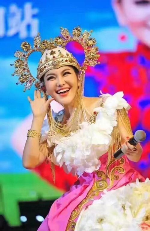 乌兰图雅《送你一首吉祥的歌》腾讯视频播放量破亿 乌兰图雅《送你一首吉祥的歌》腾讯视频播放量破亿