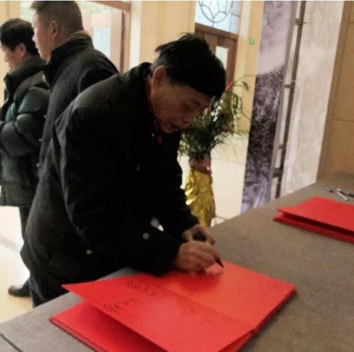 「展况」邱启先瓷画作品展于2019年1月5日在景德镇陶瓷艺术研究院景德美术馆开幕 「展况」邱启先瓷画作品展于2019年1月5日在景德镇陶瓷艺术研究院景德美术馆开幕