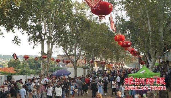 万人齐聚南非约堡唐人街共庆猪年新春佳节(视图) 万人齐聚南非约堡唐人街共庆猪年新春佳节(视图)