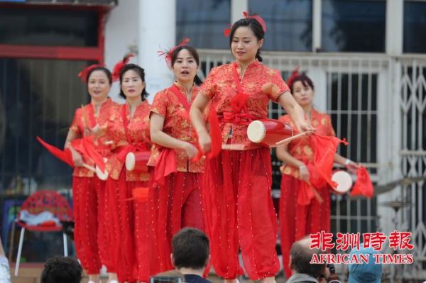 万人齐聚南非约堡唐人街共庆猪年新春佳节(视图) 万人齐聚南非约堡唐人街共庆猪年新春佳节(视图)