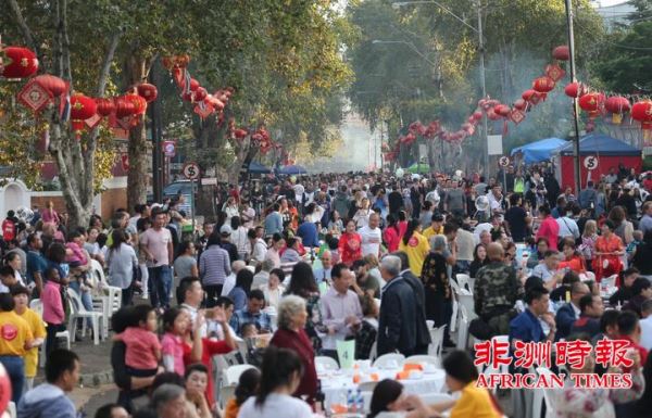 万人齐聚南非约堡唐人街共庆猪年新春佳节(视图) 万人齐聚南非约堡唐人街共庆猪年新春佳节(视图)
