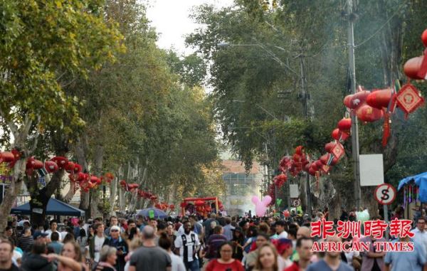 万人齐聚南非约堡唐人街共庆猪年新春佳节(视图) 万人齐聚南非约堡唐人街共庆猪年新春佳节(视图)