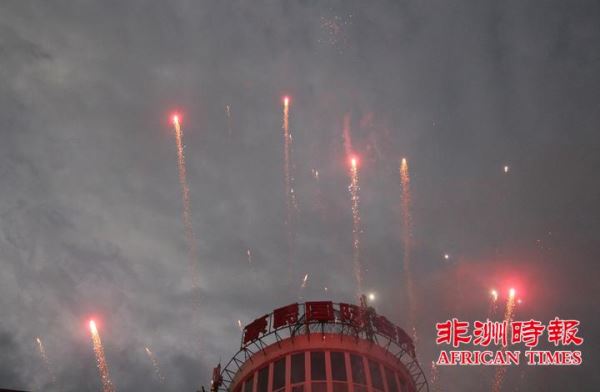 万人齐聚南非约堡唐人街共庆猪年新春佳节(视图) 万人齐聚南非约堡唐人街共庆猪年新春佳节(视图)