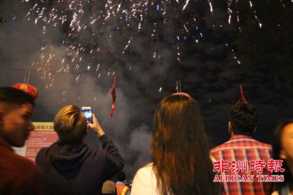 万人齐聚南非约堡唐人街共庆猪年新春佳节(视图) 万人齐聚南非约堡唐人街共庆猪年新春佳节(视图)