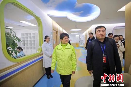 海外华文媒体代表们探访天府新区。 王磊 摄 海外华文媒体代表们探访天府新区。 王磊 摄