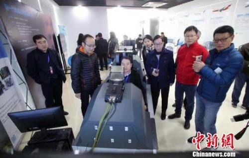 海外华文媒体代表探访天府新区。 王磊 摄 海外华文媒体代表探访天府新区。 王磊 摄