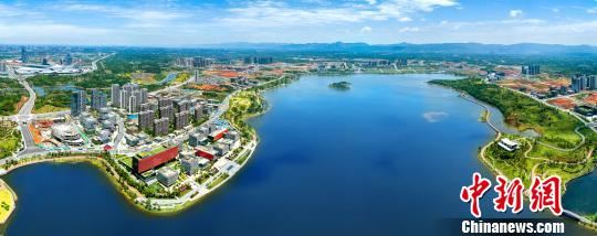 俯瞰天府新区兴隆湖。 钟欣 摄 俯瞰天府新区兴隆湖。 钟欣 摄