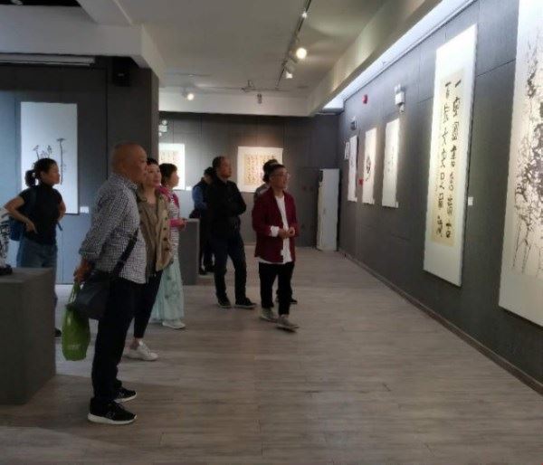 “一艺孤行·冯沫书画作品展”圆满成功 “一艺孤行·冯沫书画作品展”圆满成功