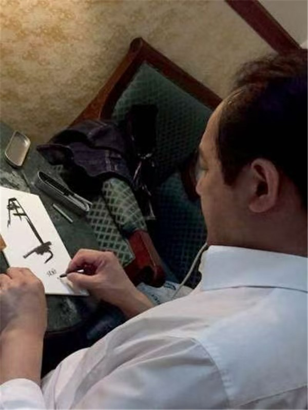 《雪圣无声》 心火未灭——悼张焰先生