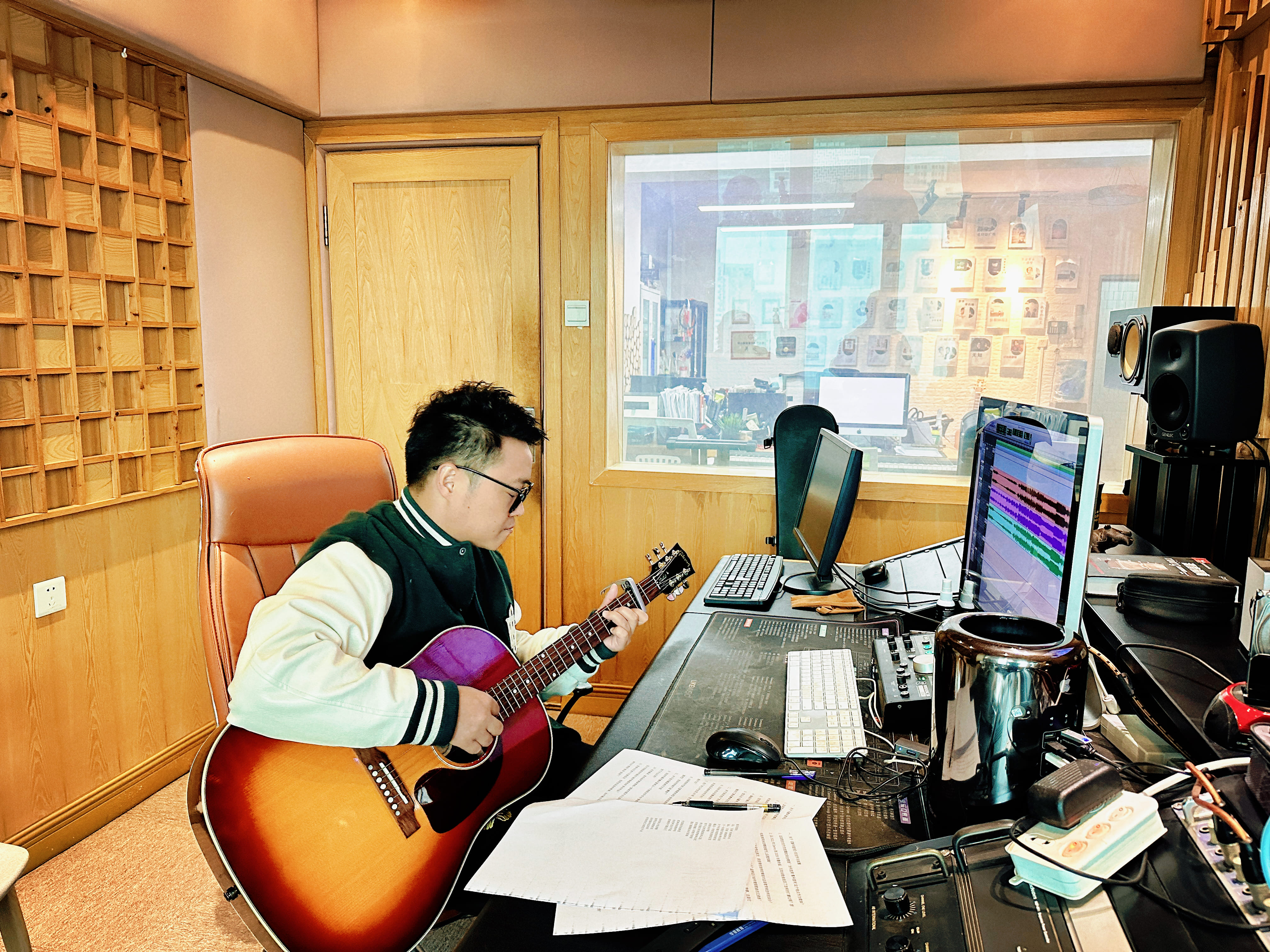 Why Has Jiahe Wanggang Moved the Whole Internet to Tears for Guangzhou? An Exclusive Interview with Music Producer Wu Huan
