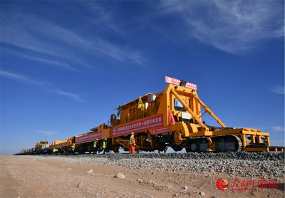 中企承建非洲首条沙漠重载铁路建成通车